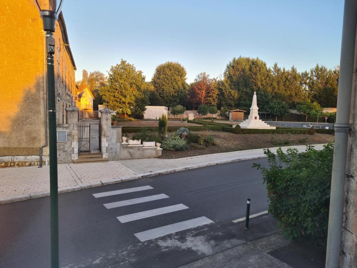 Logement Entier Situe A Taponnat Fleurignac. Buitenkant foto